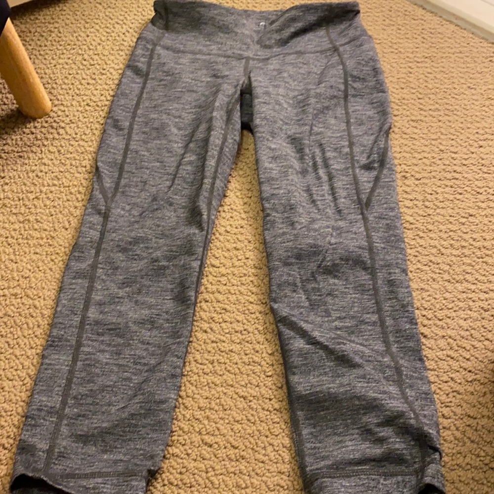 Athleta cropped leggings. XS
